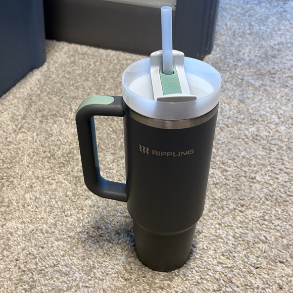 Stanley Matte Tumbler with Handle and Lid in color 'charcoal' 30 ounce - Picture 2 of 8